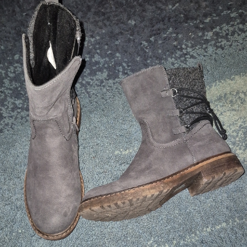LIKE NEW SOLEMATE Boots Size 7